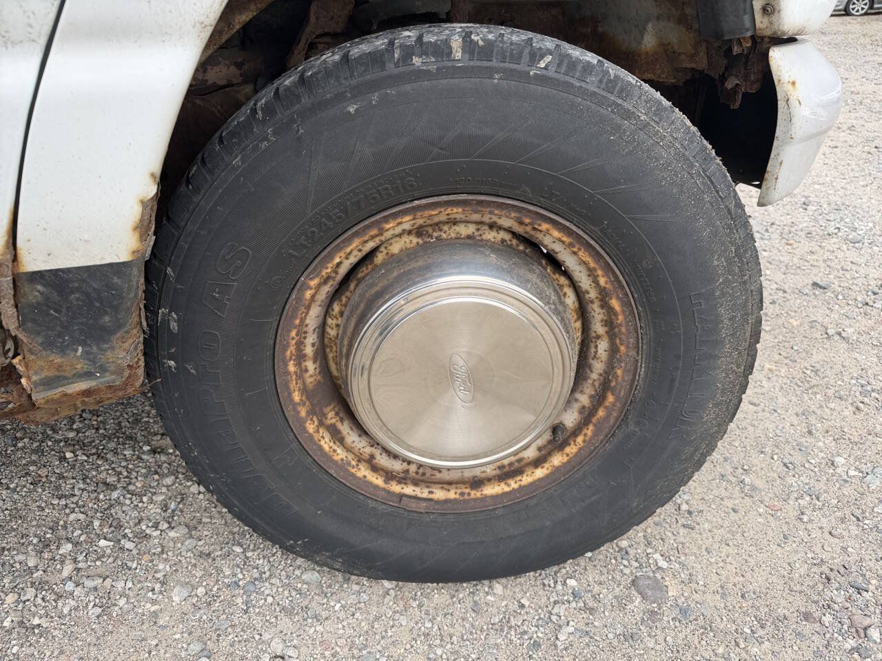Used 1999 Ford E-350 and Econoline 350 Super Duty RWD image 12
