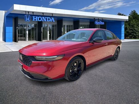 Used 2025 Honda Accord SE image 1