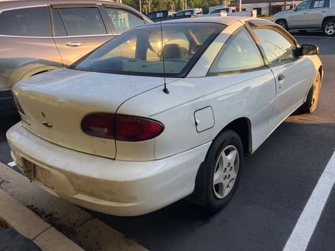 Used 2001 Chevrolet Cavalier Coupe FWD image 5