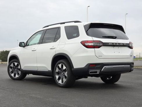 New 2026 Honda Pilot Touring image 8