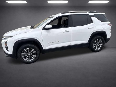 Used 2025 Chevrolet Equinox LT w/ Convenience Package II FWD image 5