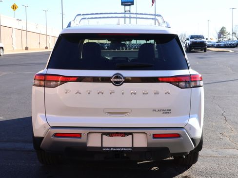 Used 2024 Nissan Pathfinder Platinum image 35