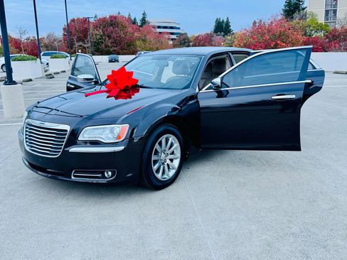 Used 2012 Chrysler 300 Limited image 37