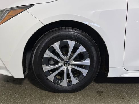 Certified 2022 Toyota Corolla LE w/ Carpet Mat Package (TMS) FWD image 11