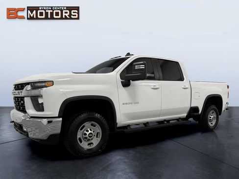 Used 2020 Chevrolet Silverado 2500 LT w/ True North Edition AWD/4WD image 2