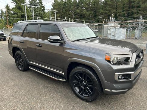 Used 2017 Toyota 4Runner Limited AWD/4WD image 3