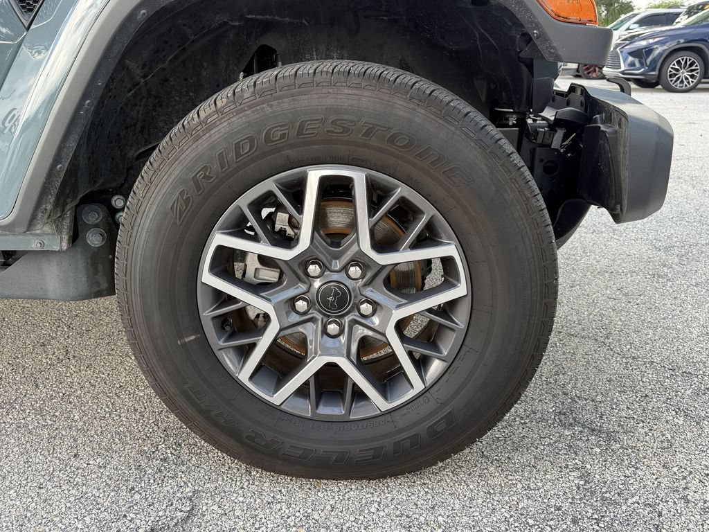 Used 2026 Jeep Wrangler Unlimited Sahara AWD/4WD image 10