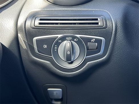 Used 2022 Mercedes-Benz GLC 300 GLC 300 image 21