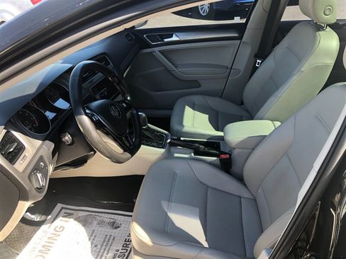 Used 2016 Volkswagen Golf Limited Edition FWD image 9