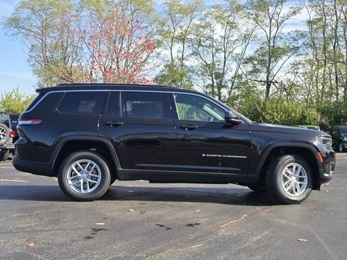 Used 2025 Jeep Grand Cherokee L Laredo w/ Luxury Tech Group I AWD/4WD image 29