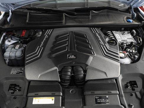 Used 2025 Lamborghini Urus SE AWD/4WD image 45