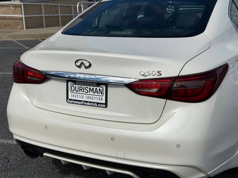 Used 2018 INFINITI Q50 Red Sport 400 w/ Cargo Package (L95) RWD image 11