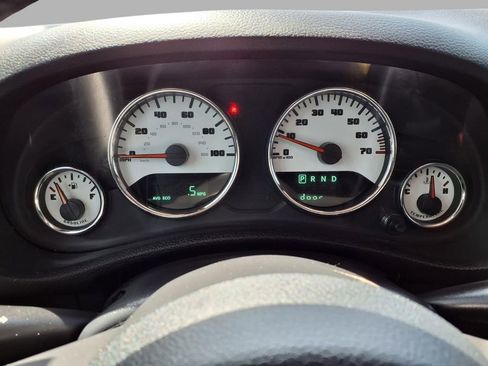 Used 2018 Jeep Wrangler Unlimited Sahara AWD/4WD image 15