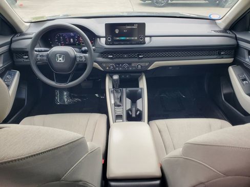 Used 2025 Honda Accord SE image 9
