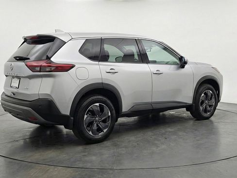 Used 2025 Nissan Rogue SV AWD/4WD image 9