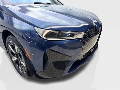 Used 2024 BMW iX xDrive50 w/ Sport Package AWD/4WD image 17