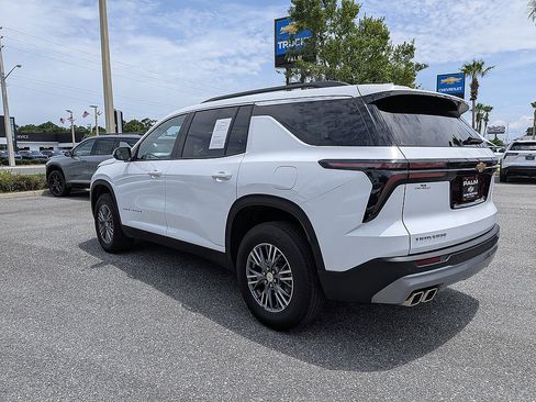 Certified 2025 Chevrolet Traverse LT FWD image 5