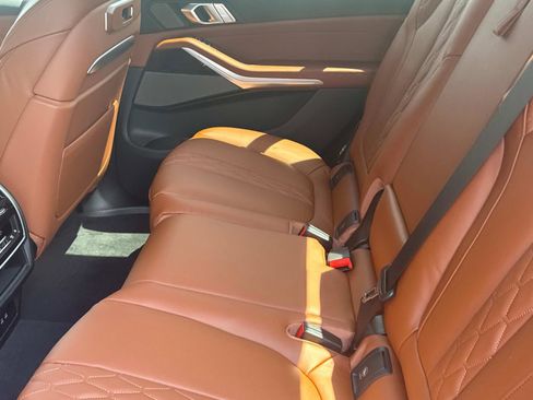 New 2026 BMW X7 M60i image 13