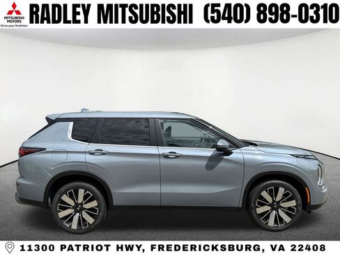 New 2026 Mitsubishi Outlander SE image 21