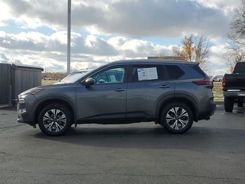 Used 2022 Nissan Rogue SV w/ SV Premium Package image 4