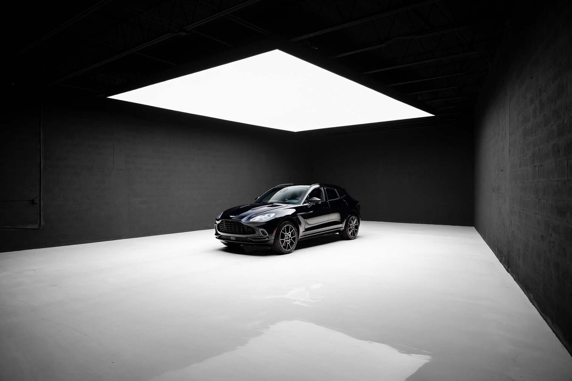 Used 2021 Aston Martin DBX AWD/4WD image 86