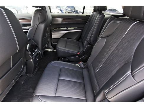 New 2027 Cadillac Vistiq Luxury AWD/4WD image 7