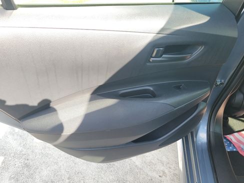 Used 2022 Toyota Corolla LE FWD image 12