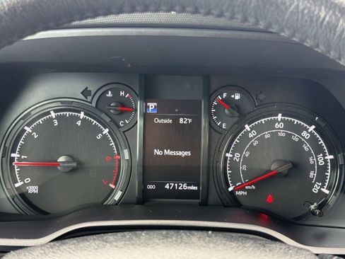Used 2024 Toyota 4Runner SR5 AWD/4WD image 22