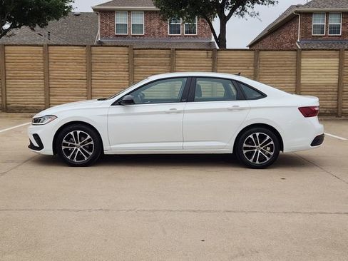 Used 2025 Volkswagen Jetta Sport FWD image 12