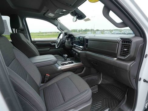 Used 2024 Chevrolet Silverado 1500 LT AWD/4WD image 22
