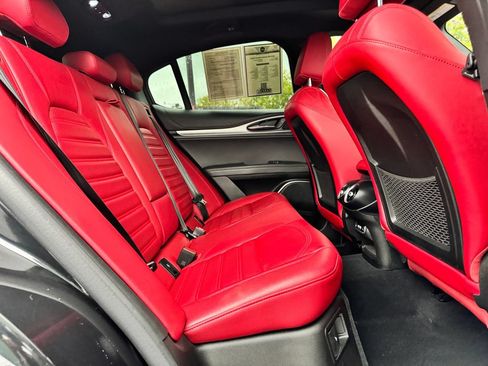 Used 2023 Alfa Romeo Stelvio Veloce AWD/4WD image 14