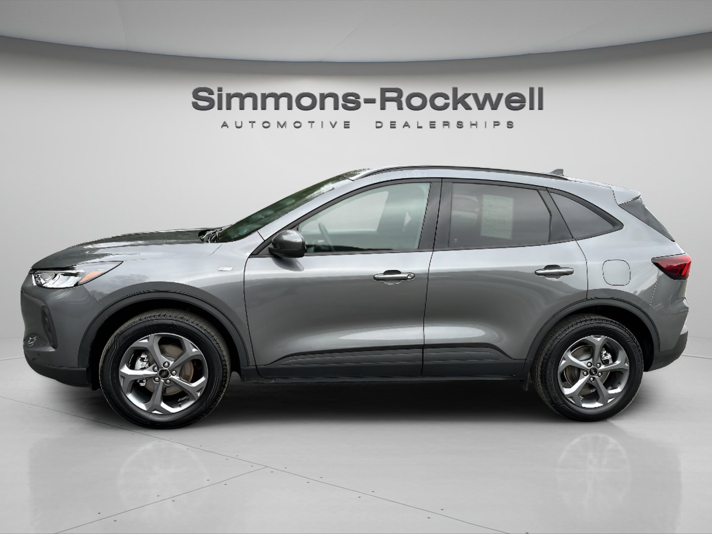 Used 2025 Ford Escape ST-Line Select AWD/4WD image 2