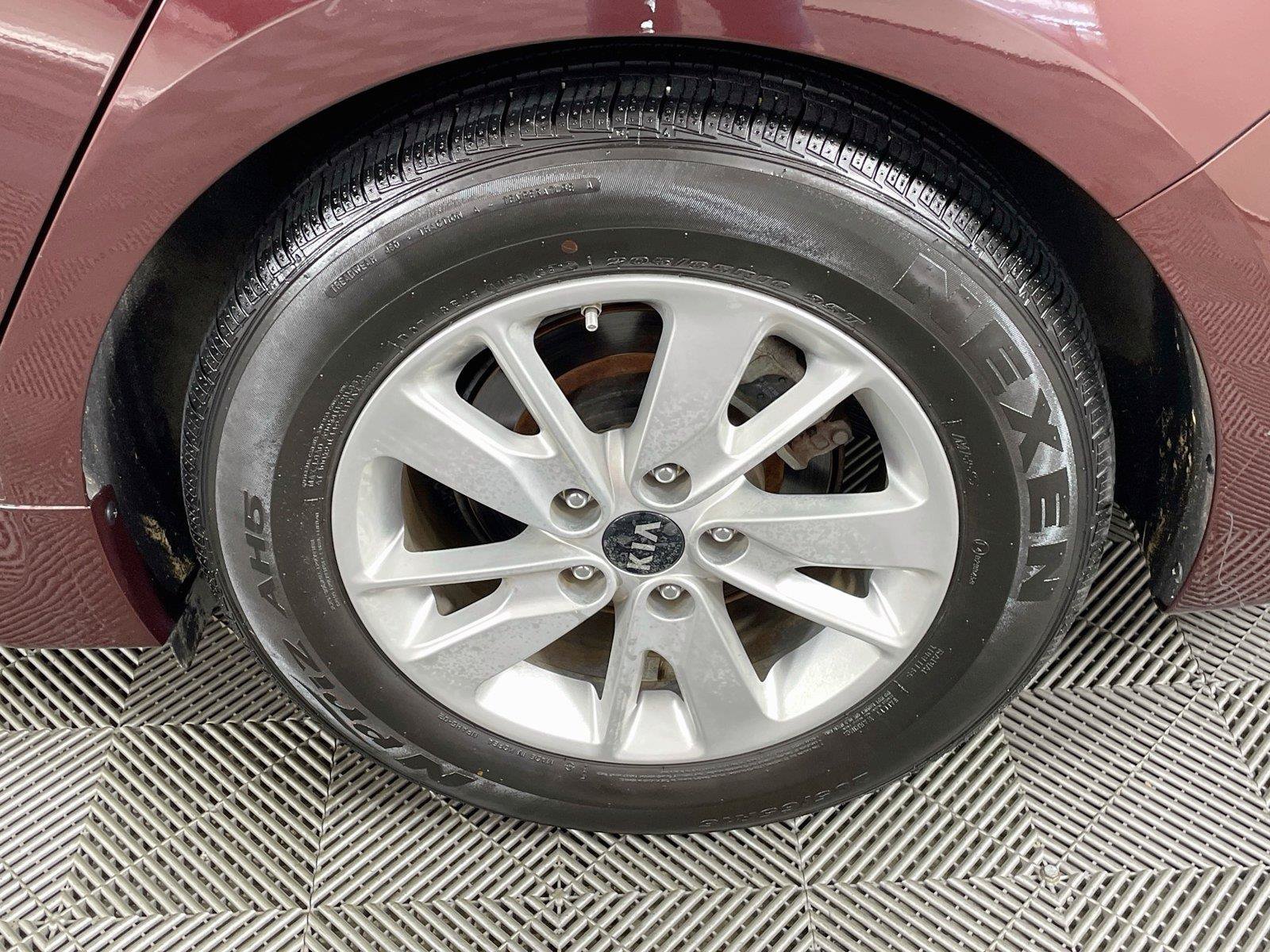Used 2017 Kia Optima LX FWD image 28