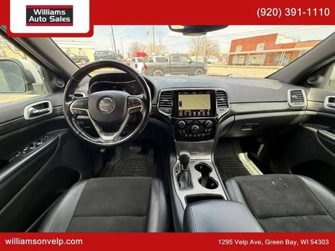 Used 2019 Jeep Grand Cherokee Altitude AWD/4WD image 17
