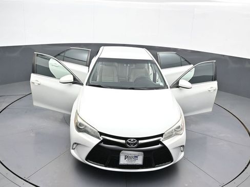 Used 2015 Toyota Camry SE image 44