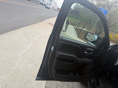 Used 2019 Chevrolet Silverado 1500 LT AWD/4WD image 3