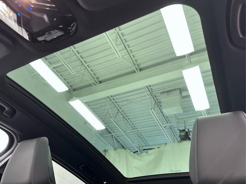 Used 2025 BMW X3 xDrive30i w/ Premium Package image 37