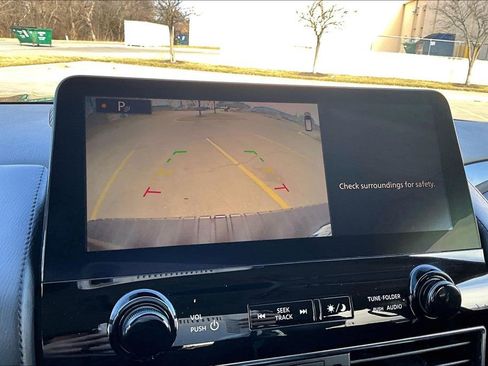 Used 2022 Nissan Armada SV image 21