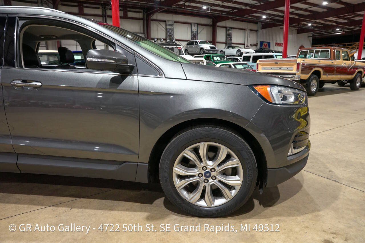 Used 2019 Ford Edge Titanium w/ Cargo Accessory Package FWD image 11