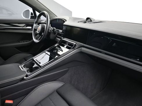 Certified 2024 Porsche Panamera 4 image 14