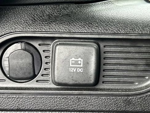 Used 2025 Jeep Grand Cherokee Limited AWD/4WD image 13