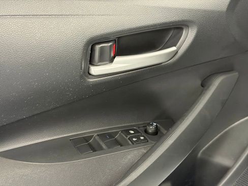 Used 2020 Toyota Corolla LE image 10