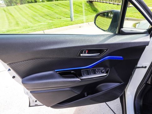 Used 2020 Toyota C-HR XLE FWD image 32