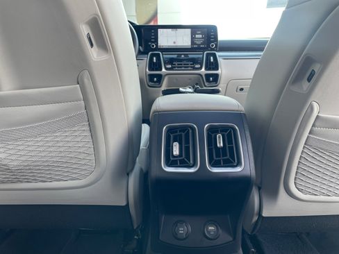 Used 2022 Kia Sorento S w/ Panoramic Sunroof Package image 32