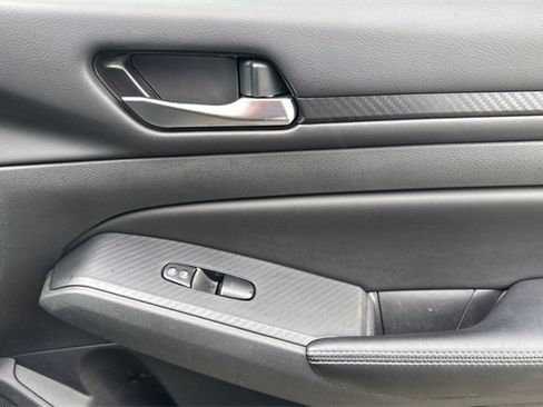 Used 2024 Nissan Altima 2.5 SV image 21