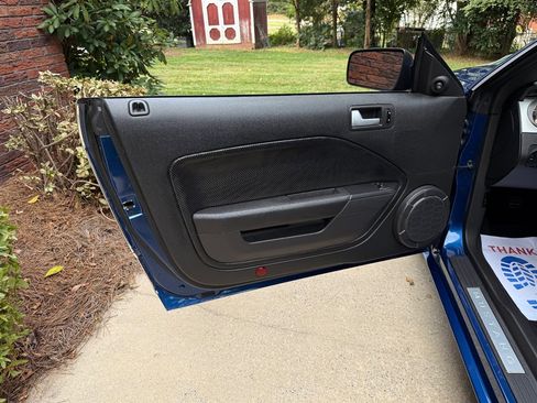 Used 2009 Ford Mustang GT Premium image 39