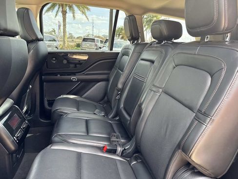 Certified 2023 Lincoln Aviator Reserve image 16