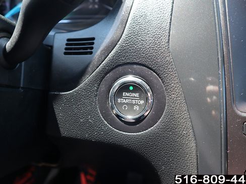 Used 2018 Ford Explorer XLT w/ Equipment Group 202A AWD/4WD image 22