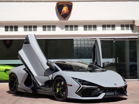 Used 2025 Lamborghini Revuelto AWD/4WD image 19