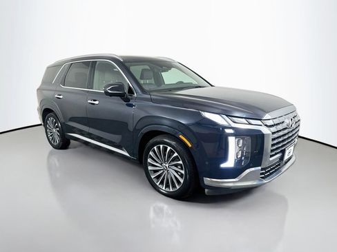 Used 2024 Hyundai Palisade Calligraphy FWD image 3